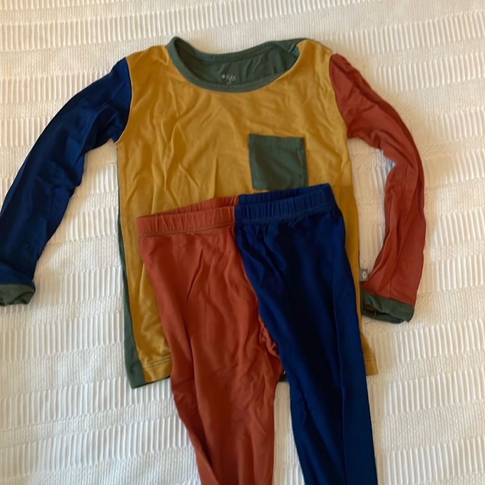 Kyte baby | long pajamas | 2t | hunter color block